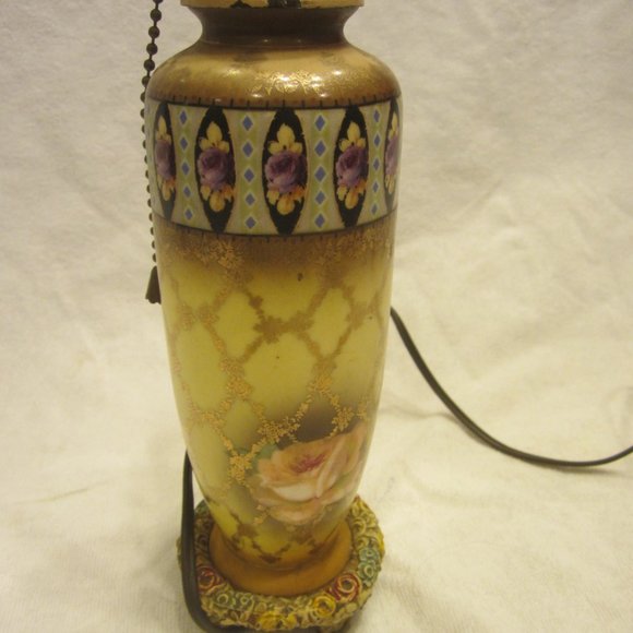 VTG MCM SMALL ACCENT LAMP,VASE STYLE W/ROSE MOTIF - Picture 4 of 13